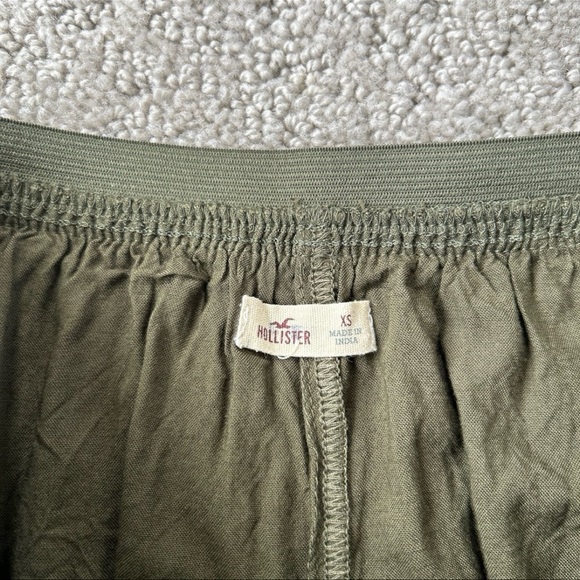Hollister Pleated A-Line Mini Skirt Skater Preppy Olive Green Skirt XS EUC - Picture 2 of 6